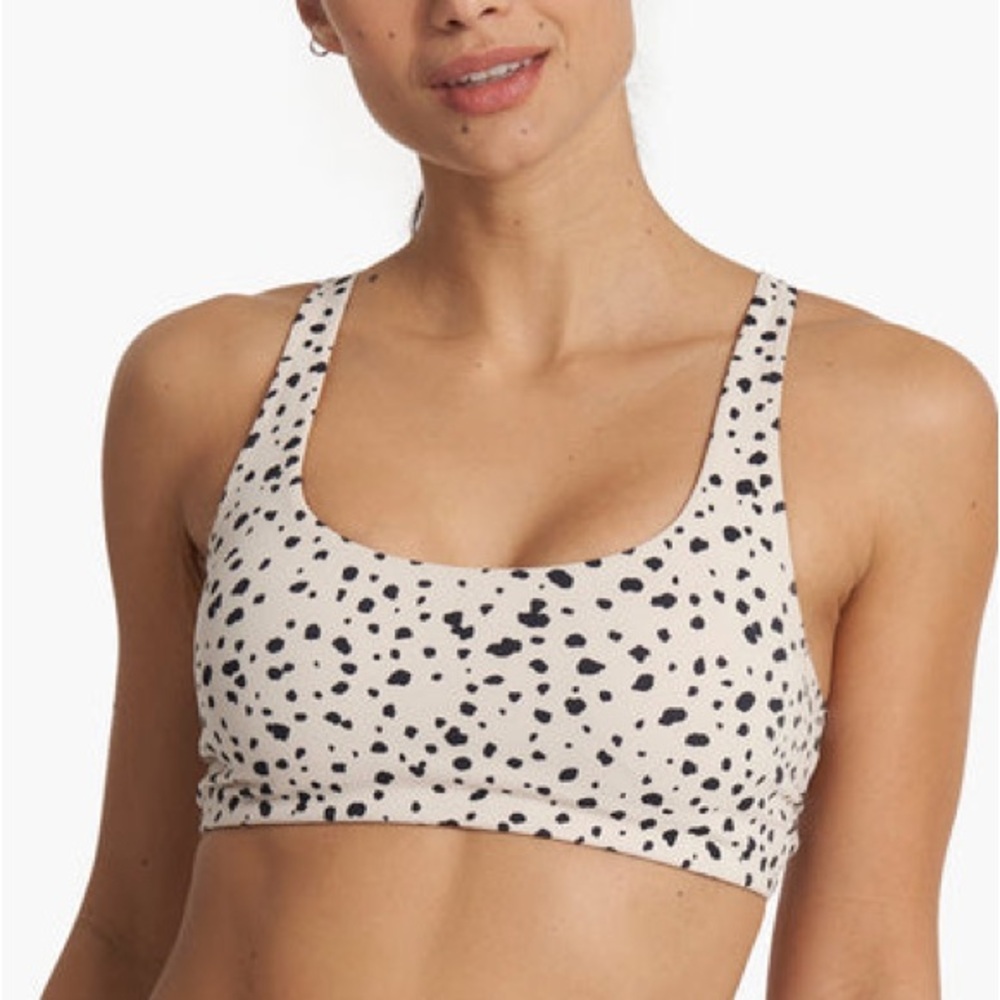 Vuori Black and White Sports Bra-LIKE NEW. Only wore a few times.